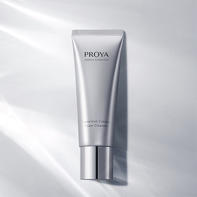 2121非凡臻妍焕采奢养洁颜霜